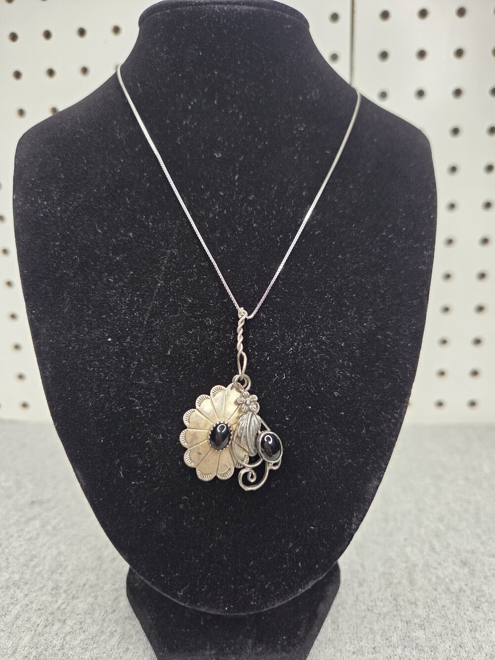 Vintage Navajo Sterling Silver Onyx Concho Flower Pendant Necklace Signed H